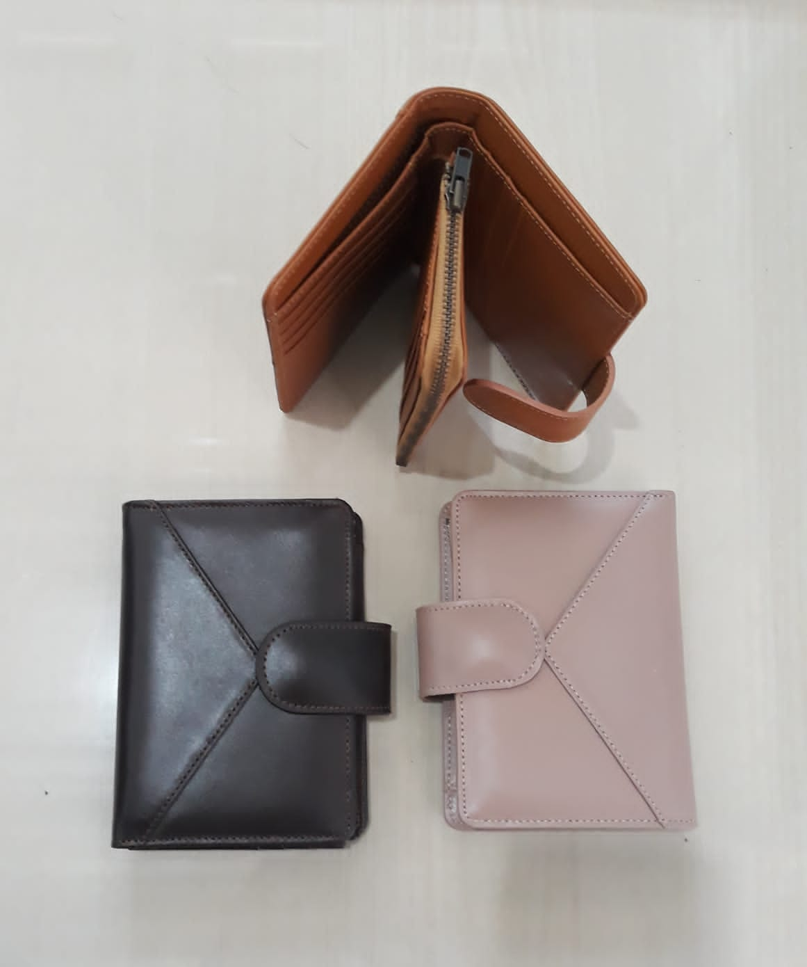 Dompet kulit wanita