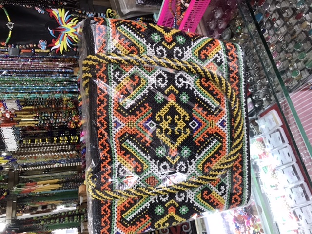 tas etnik dayak