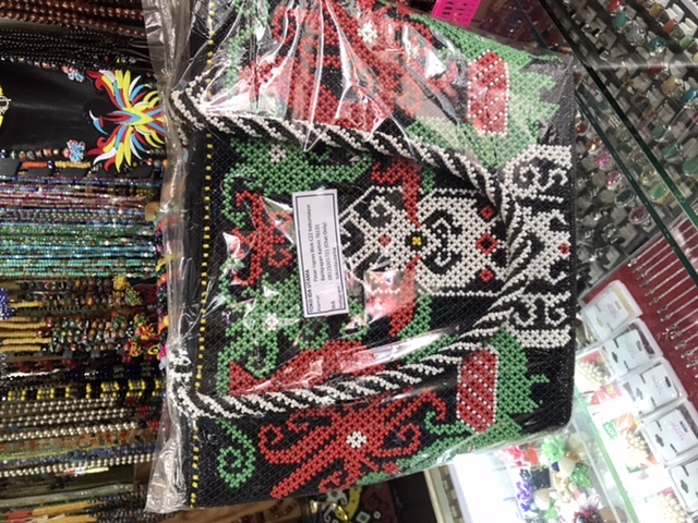 tas etnik dayak