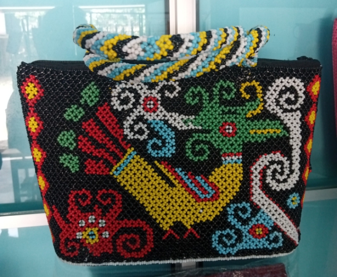 Tas Manik Motif Kalimantan