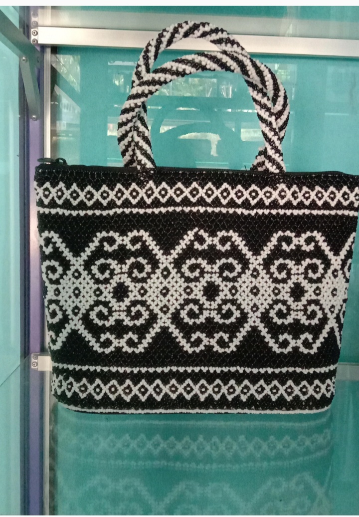 TAS MANIK MOTIF KALIMANTAN