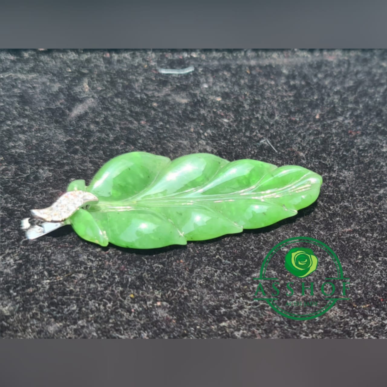 Kalung Giok Jade Leaf Daun + Emas