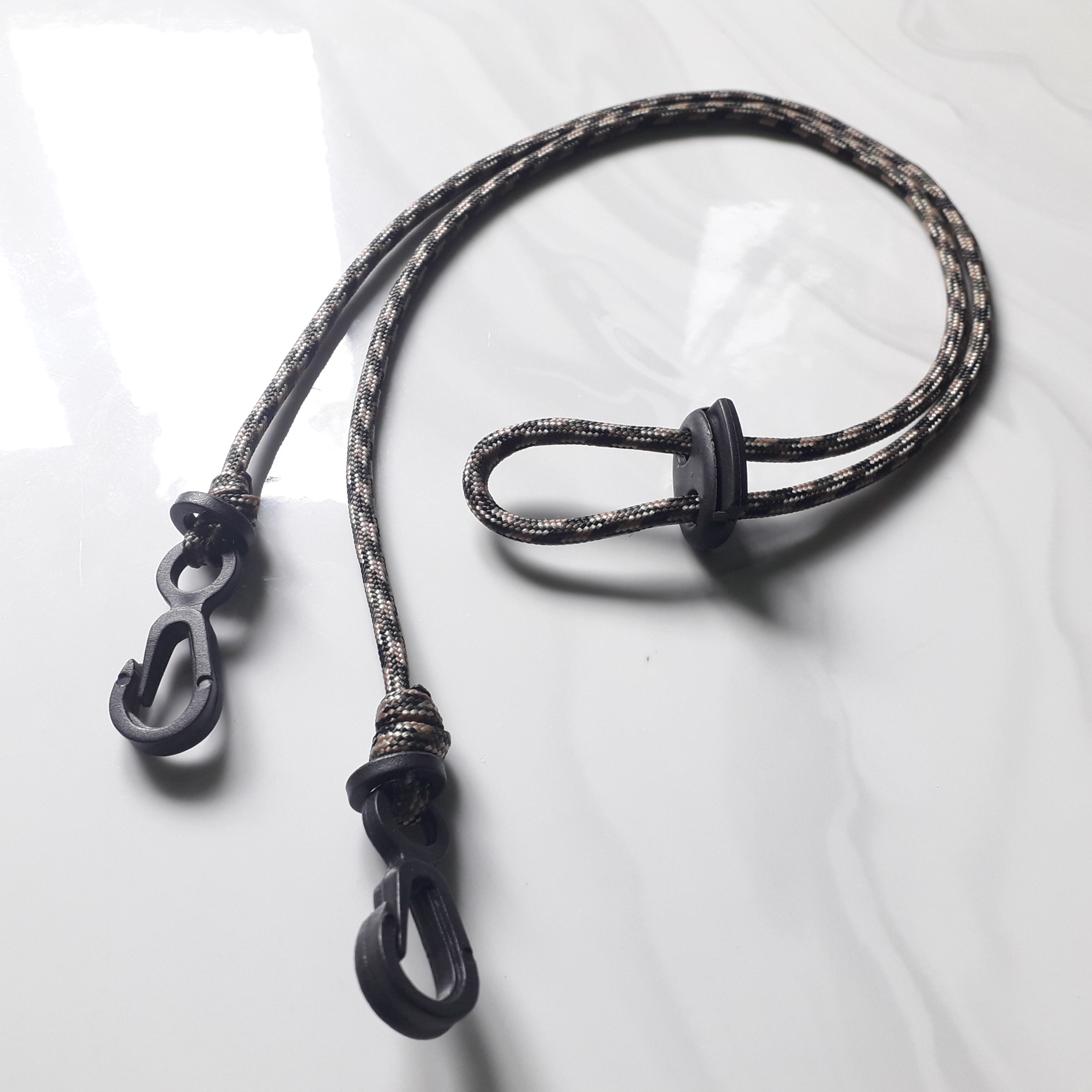 Strap masker paracord