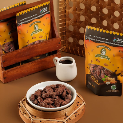 Snack Almond Coklat Cangcomak Kacang Coklat Emak Almond Panggang Coklat