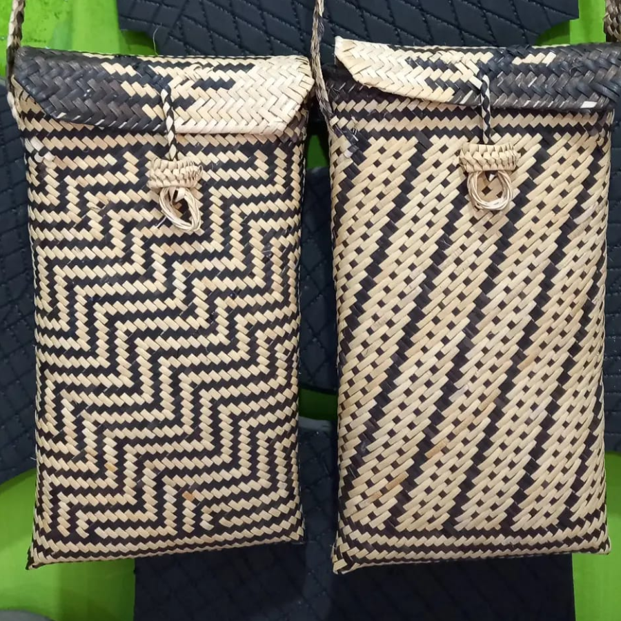 Tas Handphone Rotan