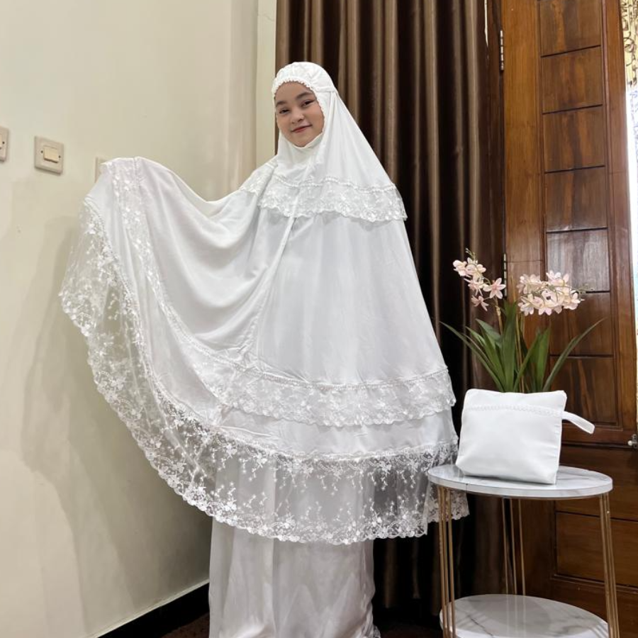 Mukena syahrini