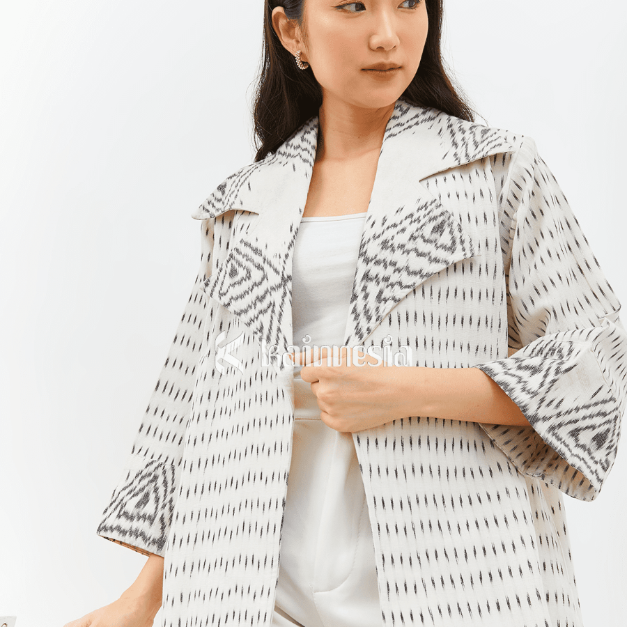 KAINNESIA Blazer Tenun Wanita Gayatri Series