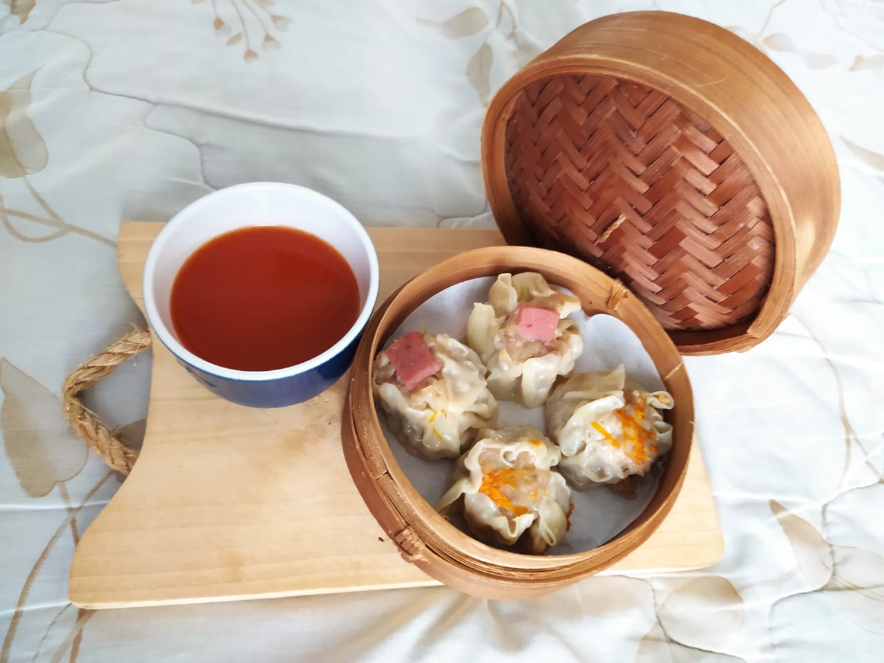 Dimsum Salmon Saus Cabe