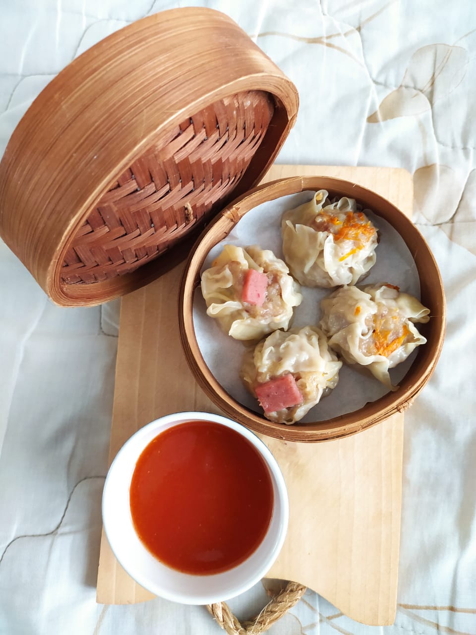 Dimsum Salmon Saus Cabe