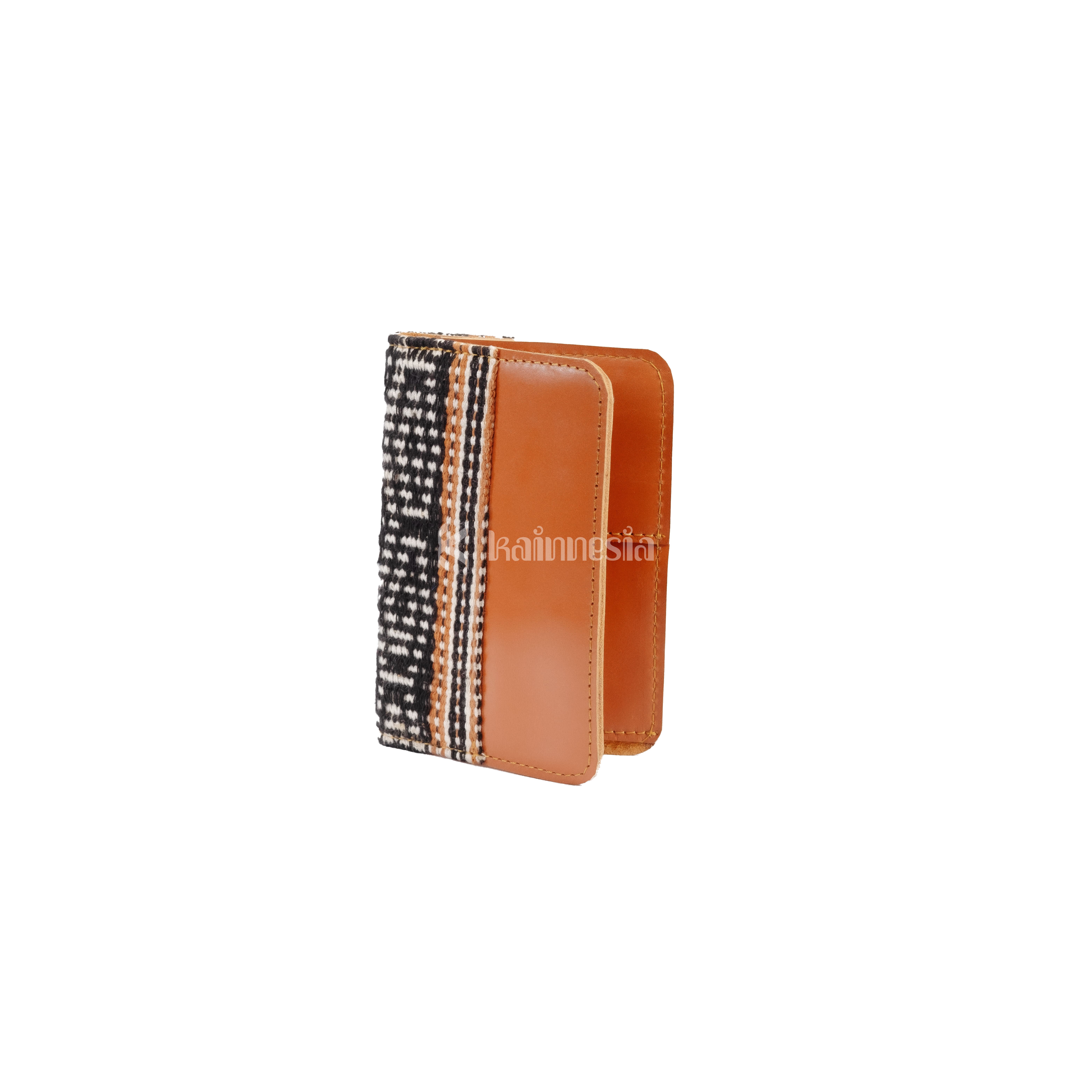 KAINNESIA Kymani Passport Cover - Tenun Kulit Sapi Asli