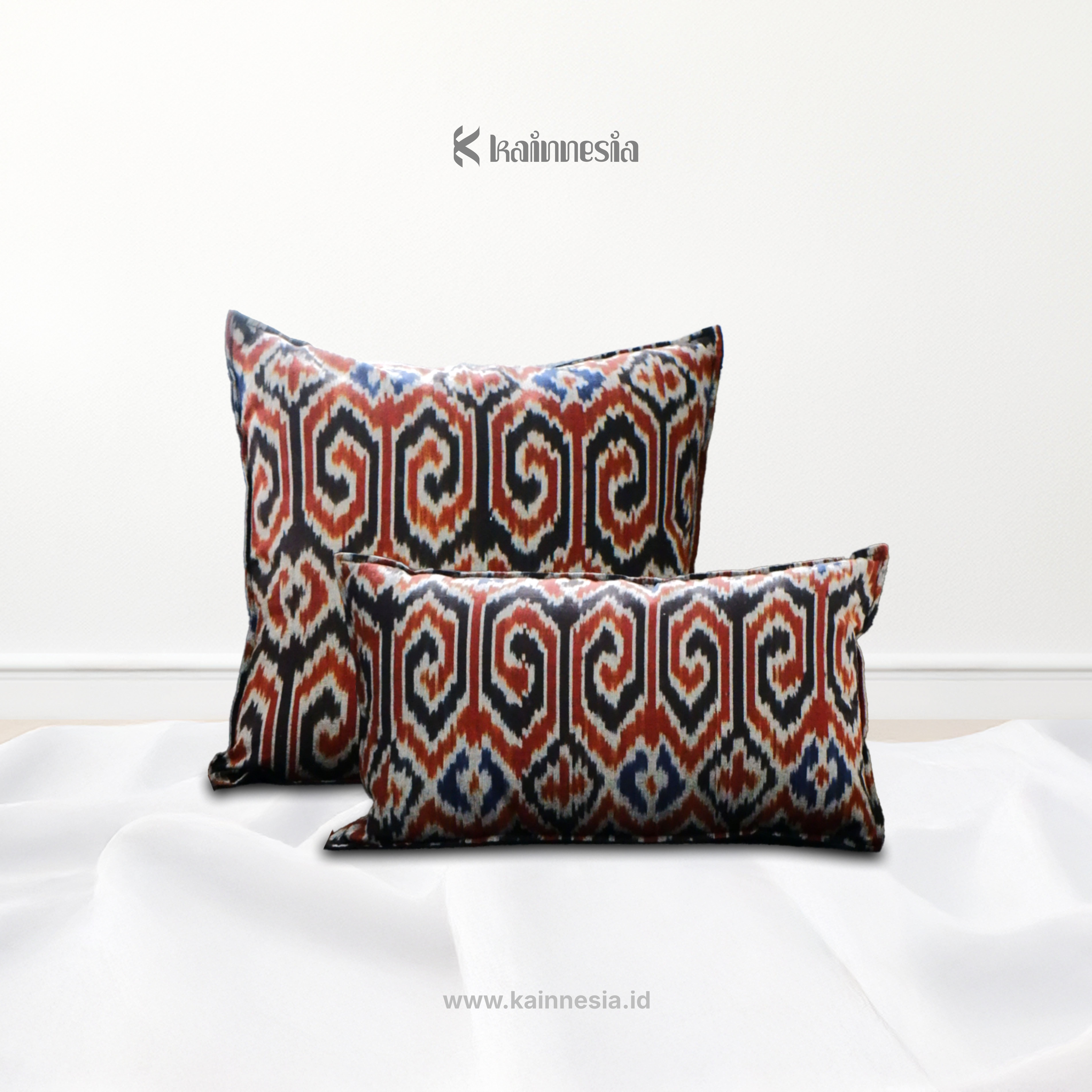 KAINNESIA Sarung Bantal / Cushion Covers Tenun Motif Rewoven Coklat