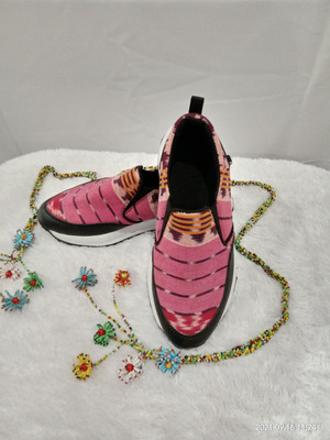 Sepatu Kain Tenun Pink