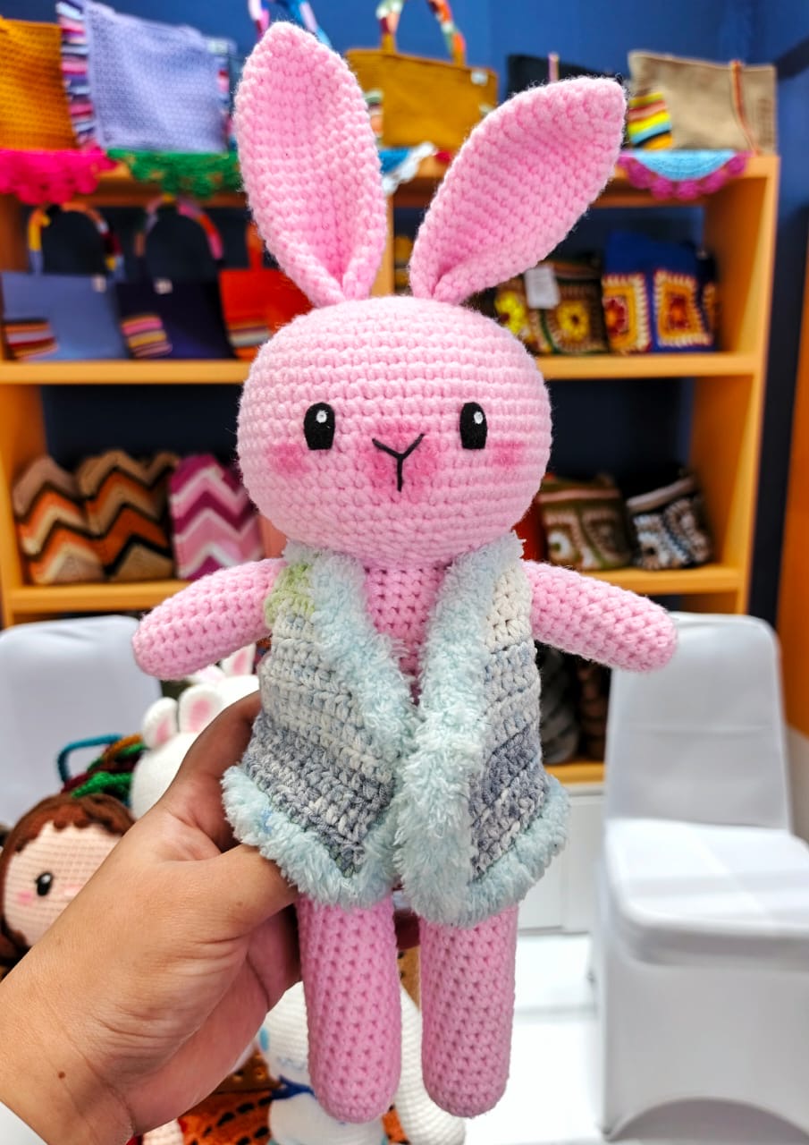 Boneka Rajut Large