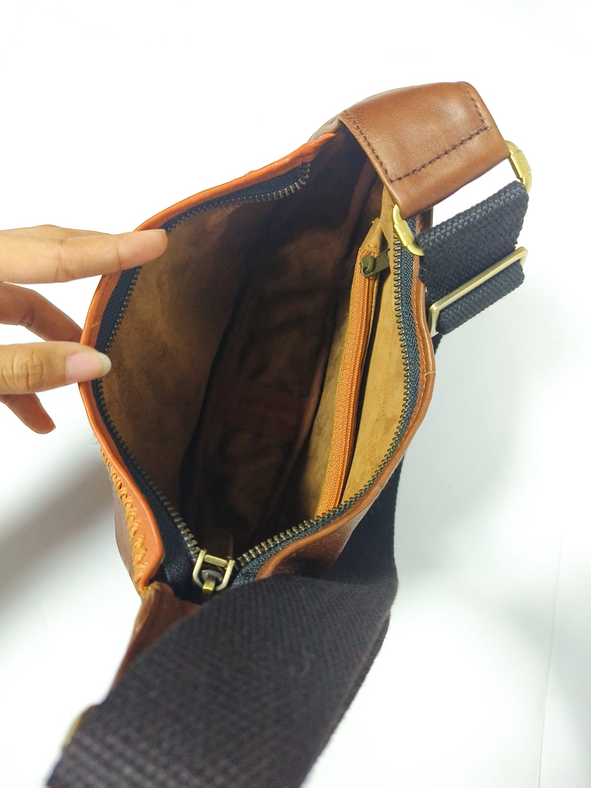 UWAISGEN Tas Selempang Pria/Wanita Kulit Asli Boho Luna Bag