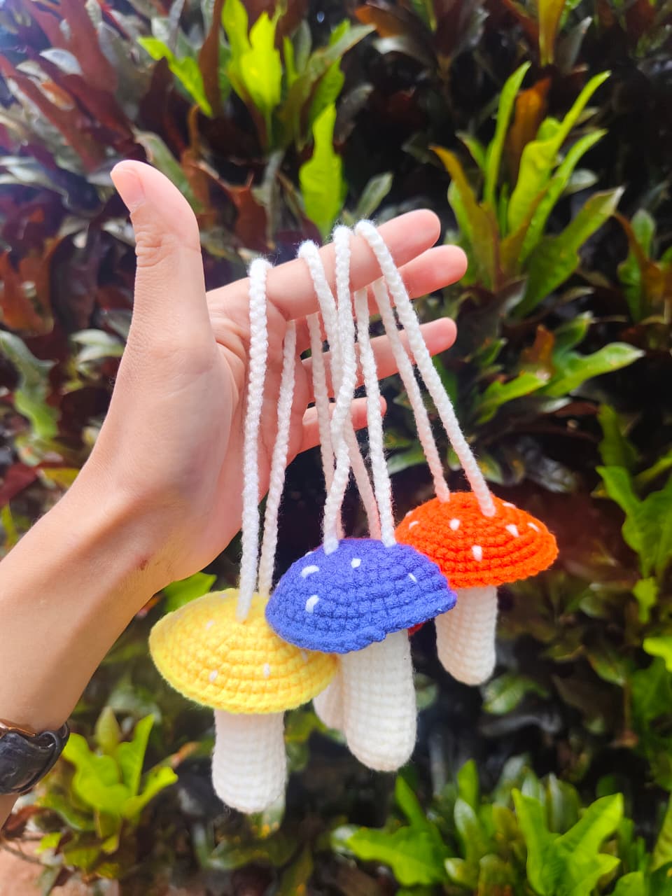 Bona Rajut. Bag Charm Jamur Rajut Handmade. Souvenir Handmade