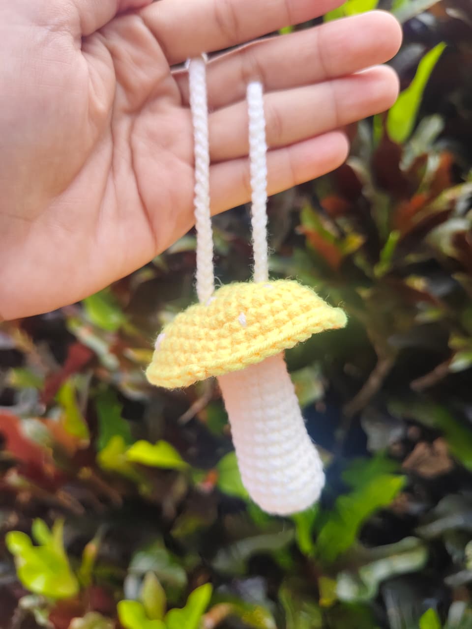 Bona Rajut. Bag Charm Jamur Rajut Handmade. Souvenir Handmade