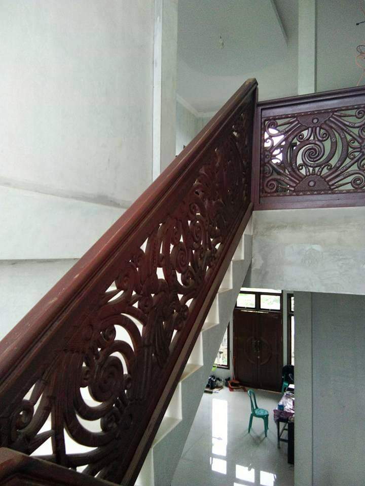 Handrail tangga