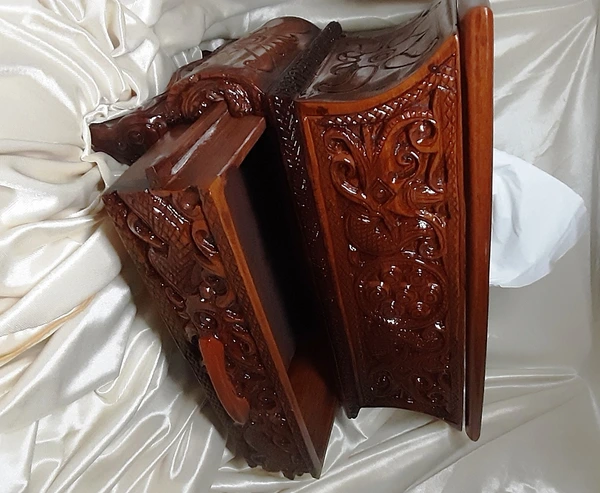 Kotak tissue + Laci sendok