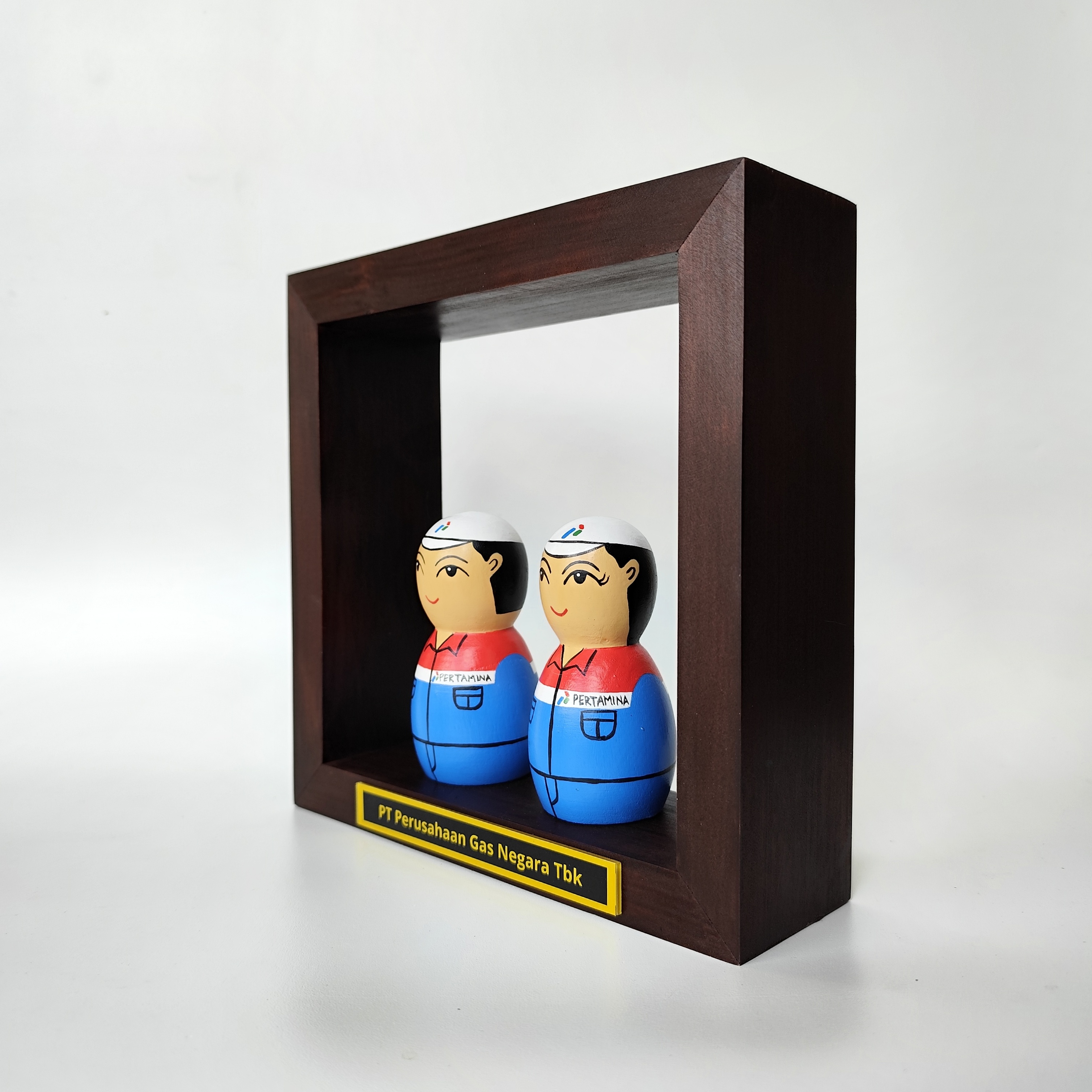 Plakat Pertamina 2 Figur tanpa Background