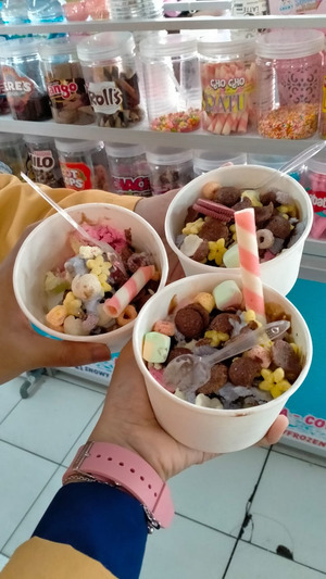 Ice Cream Bowl Aneka Topping